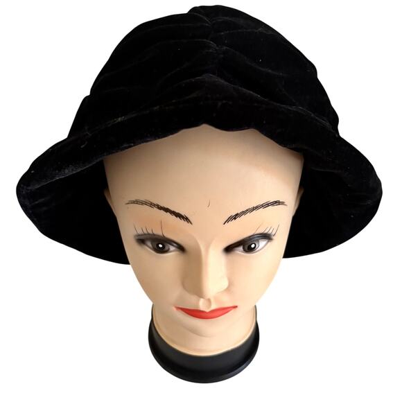 Vintage Y2K Ben Berger Luxury Black Velvet Slouch Bucket Hat Ruched Retro Glam main image 4